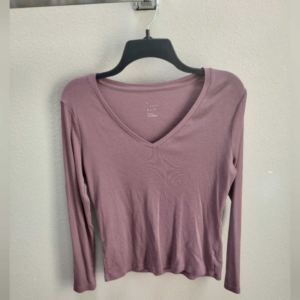 Ribbed Long Sleeve V Neck Tee
